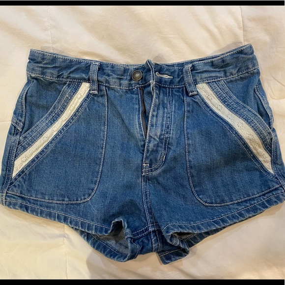 Free People Size 27 Shortswith Lace Pocket Trim - Picture 2 of 5